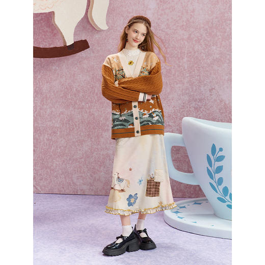 两三事 虹色甜心 2025秋季新款小清新拼布印花木耳边裙摆半身裙 商品图2