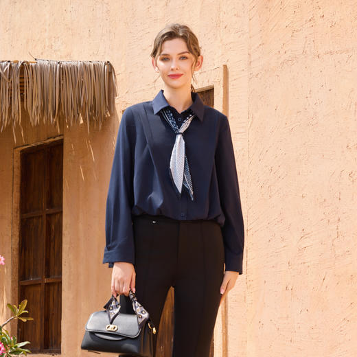 半身缘女装 秋季质感柔软舒适长袖衬衫253113M01040006 商品图4