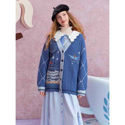 两三事 童梦奇缘 2025秋季新款森系贴布绣提花麻花编织针织开衫女 商品图3