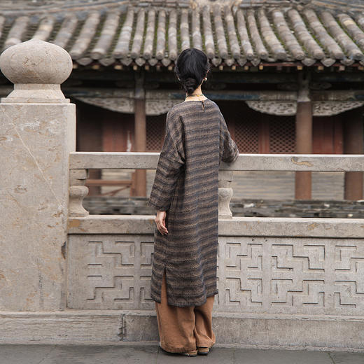 绽放女装585朵/色织亚麻提花圆领落肩袖大口袋长袖文艺连衣裙女秋 商品图1