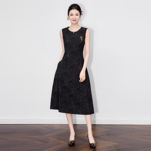 「高货wl」全新升级【铂金会员358/天猫479/差价121】(01236)洛诗琳重工烧花剪花连衣裙2025早秋新款收腰优雅背心裙女 商品图1