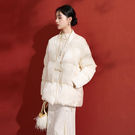 三彩【花影入梦】2025冬季新款90白鸭绒羽绒服宽松保暖围脖C 商品图2