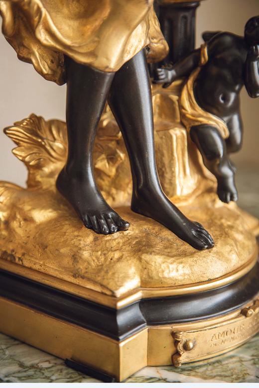 【已售】独角鹿西洋古董19世纪法国著名雕塑家Math. Moreau签名创作人物主题铜鎏金精雕装饰青铜雕塑作品《泉边的爱神》 商品图4