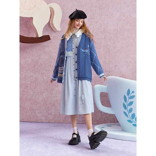 两三事 星光糖纸 2025秋季新款小清新印花拼接假两件连衣裙 商品图3