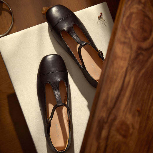 西遇质感真皮牛皮T字带玛丽珍鞋女秋季配裙子不累脚平底单鞋V0057025 商品图5