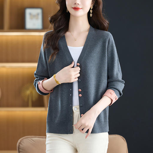 漂亮洋气撞色，针织开衫外搭时尚CC-26-9086 商品图3