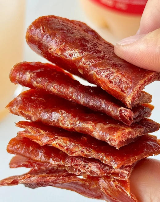 Cos*tco热销同款【神农公社-靖江猪肉脯】源自1985年靖江第二食品厂老字号出品肉脯紧实、油润咸香！吃起来肉感十足好有嚼劲啊！！ 🔺优质原切猪后腿肉➕精选鱼露 商品图6