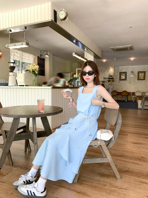 <曾小咸推荐>现货秒杀！最后一波 ！抢到赚到！韩系蓝色不规则方领连衣裙 日常209.99 立减100 秒杀109.99！ 商品图7