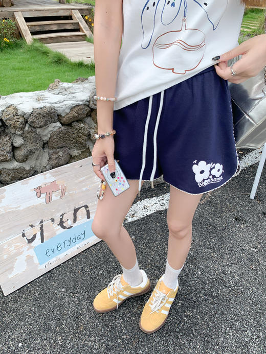 【129元任选2件】现货！撞色花朵印花休闲短裤 商品图12