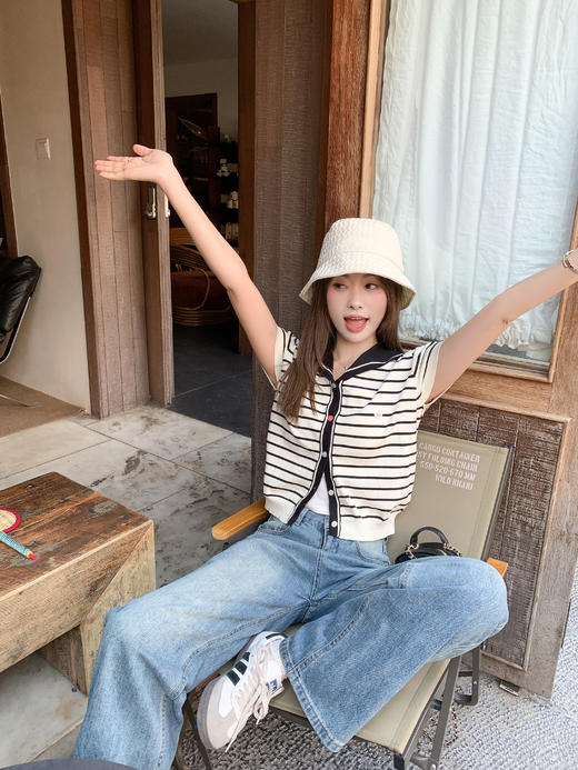 <曾小咸推荐>现货秒杀！最后一波 ！抢到赚到！2色减龄学院风海军领针织衫 日常159.99 立减90 秒杀69.99！ 商品图4