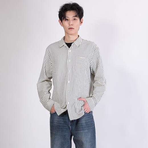 DRONKOO 2025 翻领左贴袋刺绣字母竖条修身款长袖中厚衬衣 商品图1