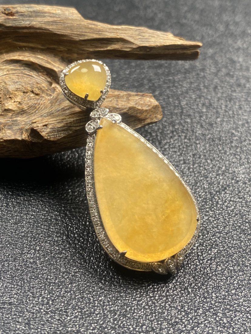 【FC0158】18K镶嵌翡翠冰黄水滴吊坠 冰润通透  色泽娇艳 款式美观大气