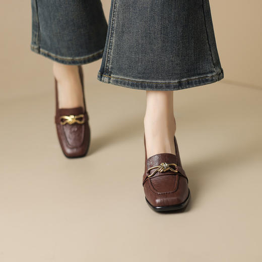 【预售5天】软羊皮高跟乐福鞋，法式复古金属扣方头粗跟单鞋通勤小皮鞋WXJFG&W457 商品图3