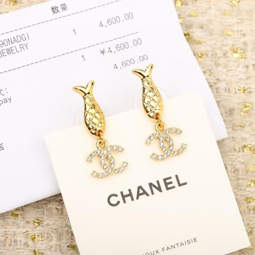 香奈儿 25C早春新款 小鱼双C耳钉（XTY） 商品图0