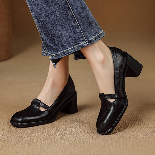 【预售5天】法式复古浅口单鞋女百搭粗跟厚底浅口中跟高跟鞋女AA&Z826 商品图1