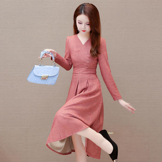 QYM 25CXB17 -Y长袖V领连衣裙洋气春秋收腰小香风气质时尚百褶裙 商品图1