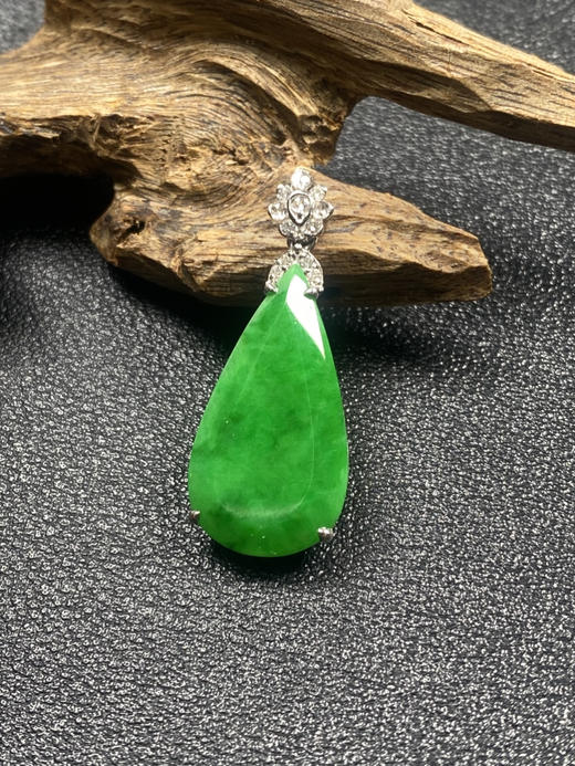 【FC0152】18K镶嵌翡翠阳绿水滴吊坠 有种有色  款式精美 简约大气 商品图2