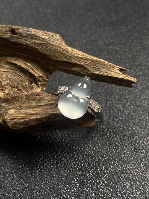 【FC0166】18K镶嵌翡翠玻璃珠葫芦戒指 水润光泽 荧光起胶 款式精美 商品图3