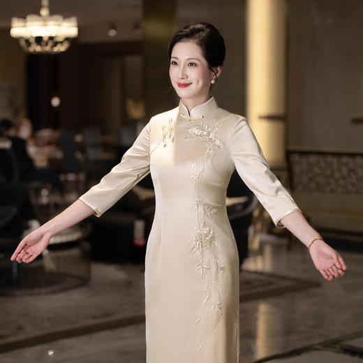 LHS C54香槟色旗袍喜婆婆婚宴装礼服裙 商品图2