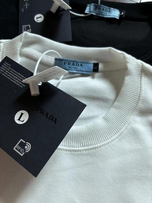 高品质，雪梨纸精包装 Prada/普拉达新款情侣款圆领卫衣 商品图5