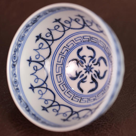 青花菊瓣鸡心杯 高4.5cm 口径 8cm ，容量约90ml 商品图5