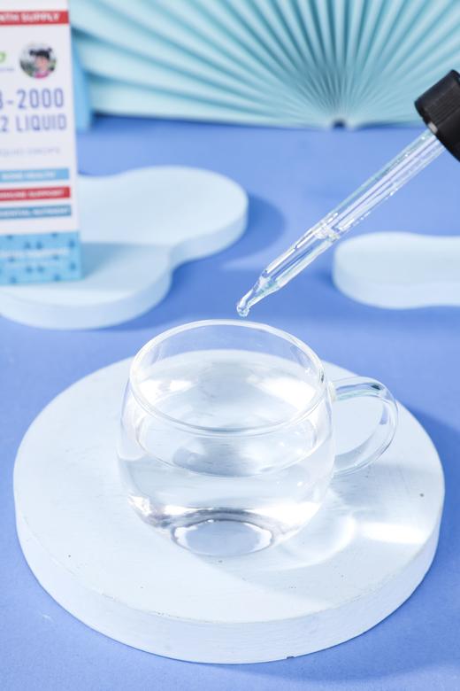 【香港仓发货 低致敏儿童专业维生素D+K1/K2滴剂】60ml 两个月剂量 每份含维生素D3 2000IU+ 120mcg维生素K2 专利MenoQ7®️和MK-4两种形式K2 甘油基底 引钙入骨 商品图5