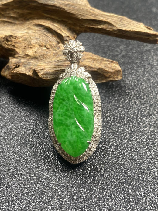 【FC0155】18K镶嵌翡翠阳绿叶子吊坠 有种有色  款式精美 商品图3