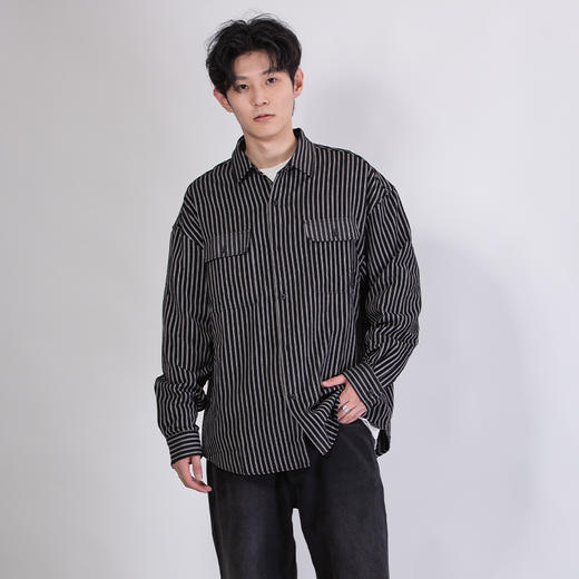 DRONKOO 2025 翻领竖条纹双袋盖雪尼尔长袖中厚衬衣 商品图3