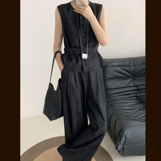 财阀松弛感‼️【老钱风马甲套装】短款收腰马甲+垂坠阔腿裤 一套穿两季 | 送腰带 商品图9