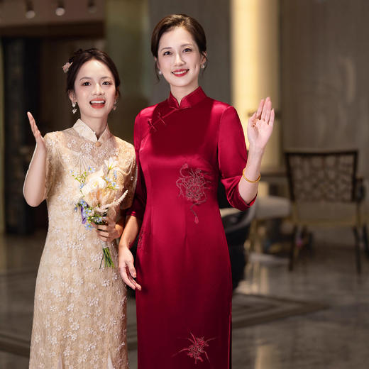 LHS C57新款刺绣妈妈春秋装洋气连衣裙旗袍 商品图3