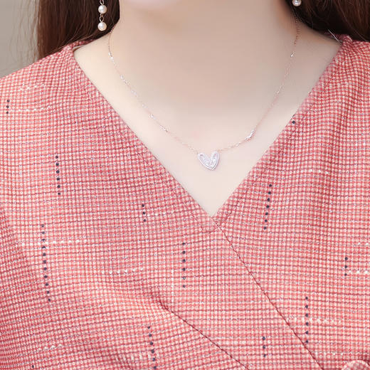 QYM 25CXB17 -Y长袖V领连衣裙洋气春秋收腰小香风气质时尚百褶裙 商品图3