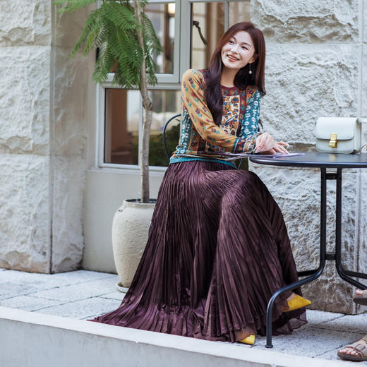 【林栖设计小店】（藏青色/黑色预售12.11）碎钻手工捏褶皱半身裙紫色2025秋季拼真丝休闲文艺新款长裙女1953039 商品图4