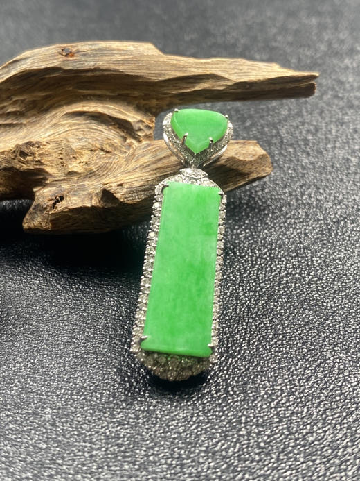 【FC0154】18K镶嵌翡翠阳绿无事牌吊坠 有种有色  款式精美 商品图3