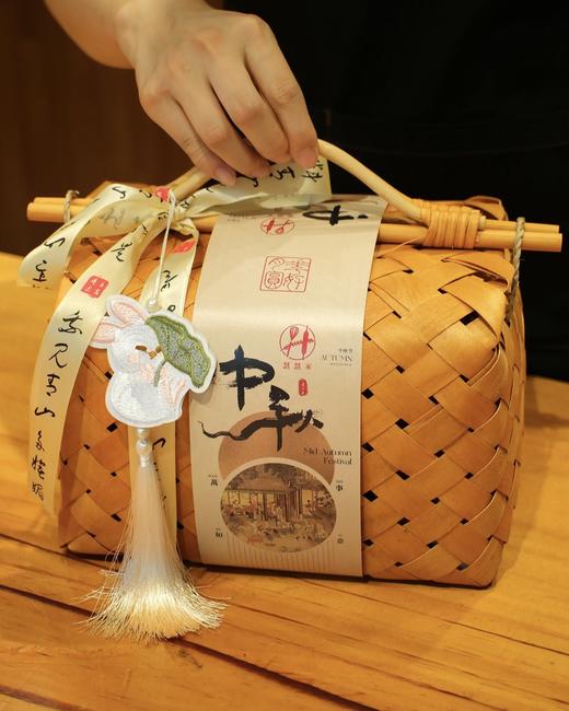 中秋暖月礼盒（米月饼8个装原价198元特价158元，仅限9月20号~10月6号下午3点到店自提，周一不可提货） 商品图0