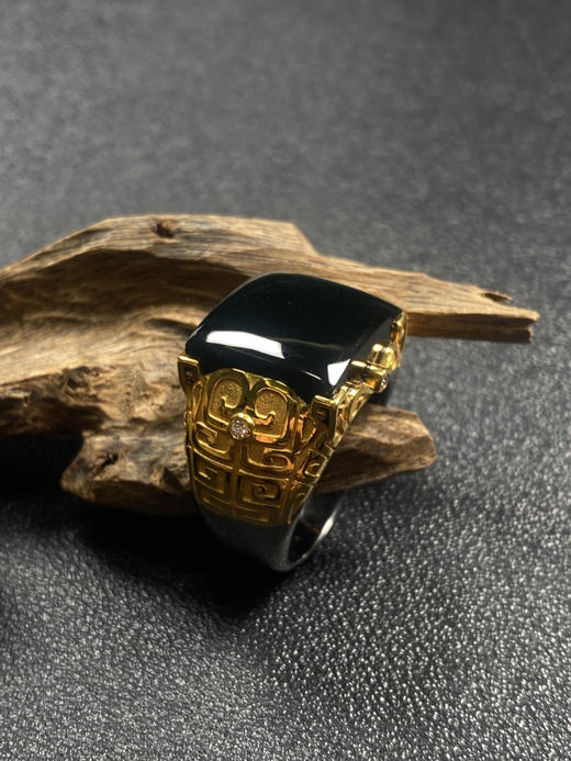 【FC0162】18K镶嵌翡翠墨翠方形戒指 玉质温润细腻 色泽漆黑发亮 款式美观大气 商品图0