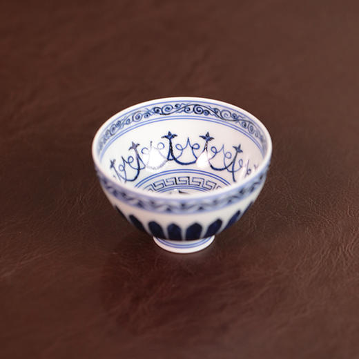 青花菊瓣鸡心杯 高4.5cm 口径 8cm ，容量约90ml 商品图4
