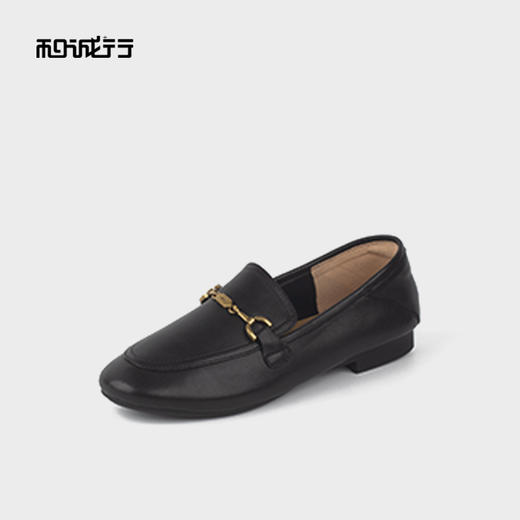 和诚行2025秋季新款时尚圆头金属扣舒适平底乐福鞋0810272 商品图1