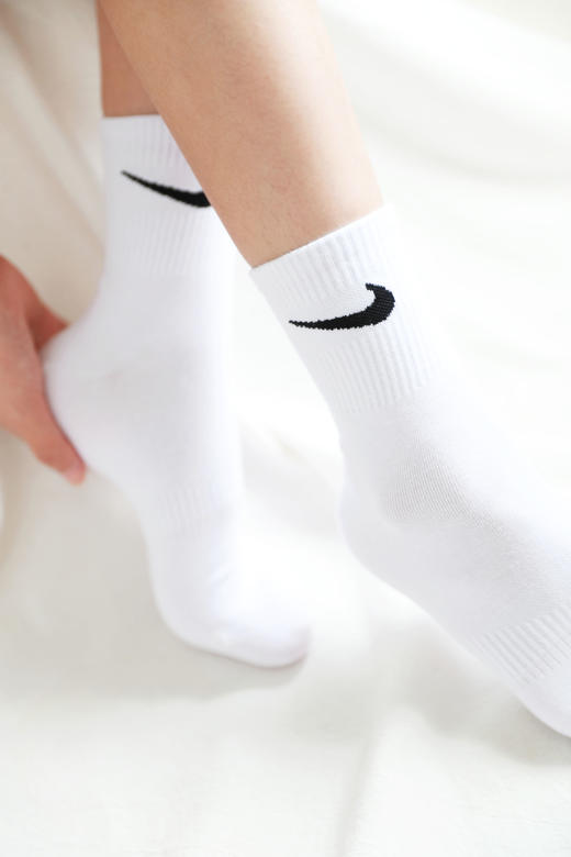 巨好穿啊啊啊啊啊，基础透气中筒袜。软支撑运动袜子情侣C083088 商品图0