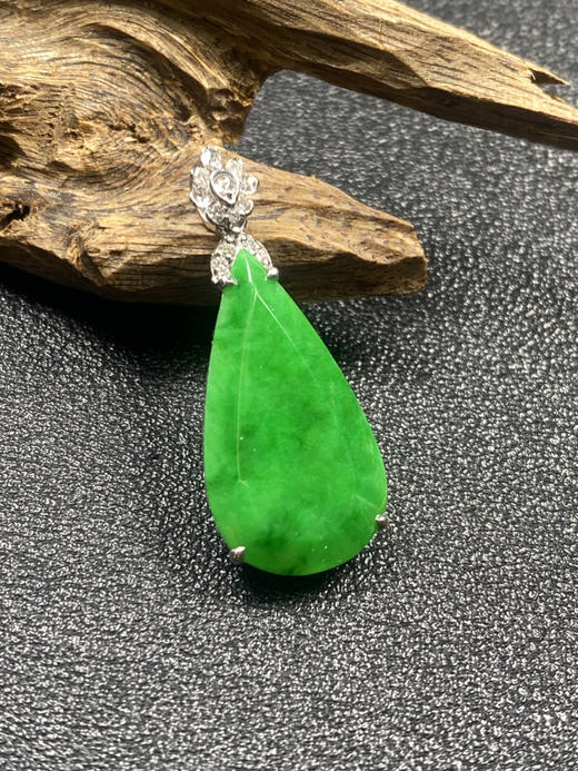 【FC0152】18K镶嵌翡翠阳绿水滴吊坠 有种有色  款式精美 简约大气 商品图0