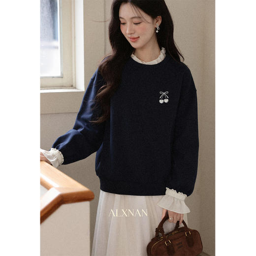 鹿向南「樱桃慕斯」假两件圆领卫衣女秋季宽松慵懒感黑色长袖上衣 商品图0