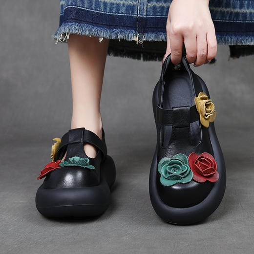 FR 85086复古花朵包头厚底魔术贴真皮罗马鞋 商品图3