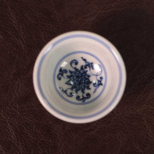 青花金刚莲小压手 高3.5cm 口径 6.5cm，容量约50ml 商品图1