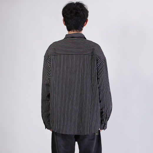 DRONKOO 2025 翻领竖条纹双袋盖雪尼尔长袖中厚衬衣 商品图4