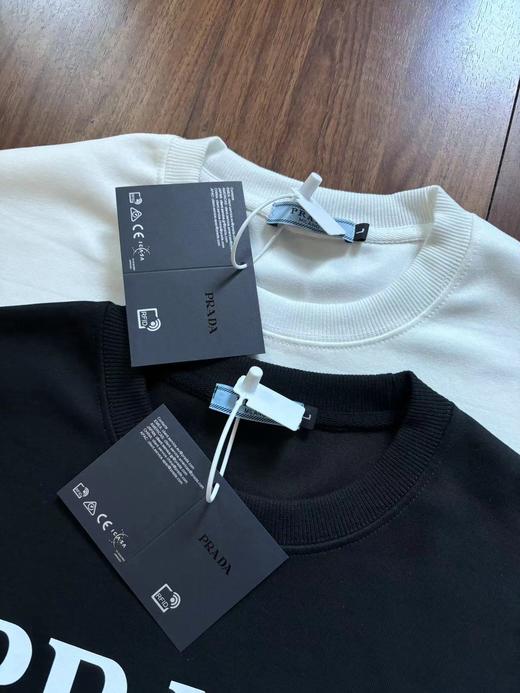 高品质，雪梨纸精包装 Prada/普拉达新款情侣款圆领卫衣 商品图2
