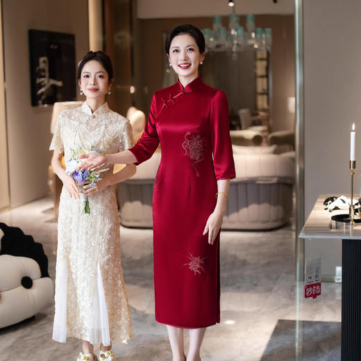 LHS C57新款刺绣妈妈春秋装洋气连衣裙旗袍 商品图2