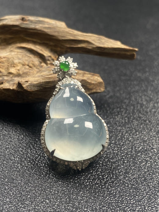 【FC0159】18K镶嵌翡翠冰葫芦吊坠 冰润通透  厚庄饱满 款式美观大气 商品图1