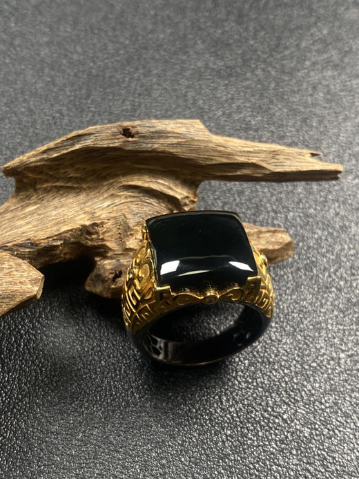 【FC0162】18K镶嵌翡翠墨翠方形戒指 玉质温润细腻 色泽漆黑发亮 款式美观大气 商品图2