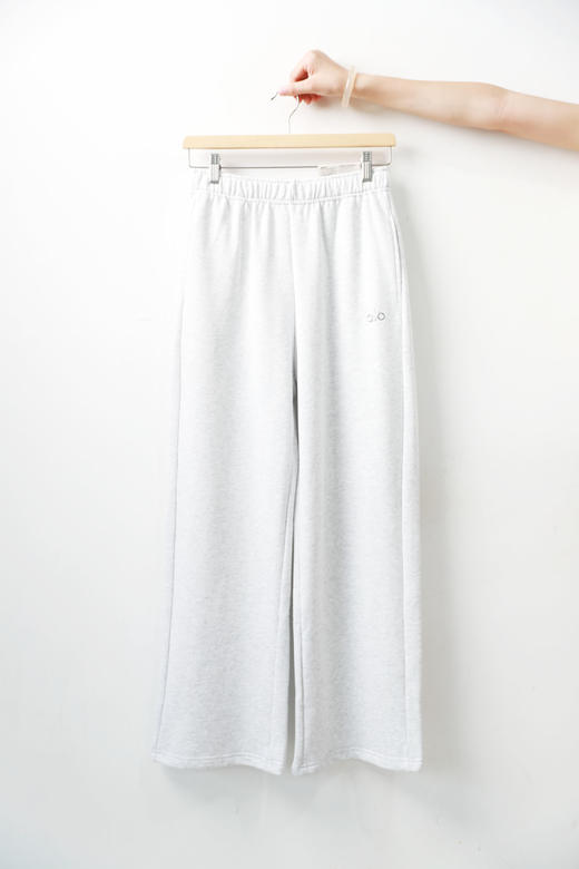 是显瘦的套装，卫衣+卫裤一起。美式瑜伽健身连帽卫衣长裤C083058 商品图12