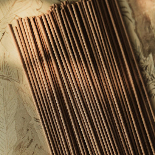 【青山特惠】 禅意生活 芽庄沉香线香 20g  盒口自带香插口 商品图4