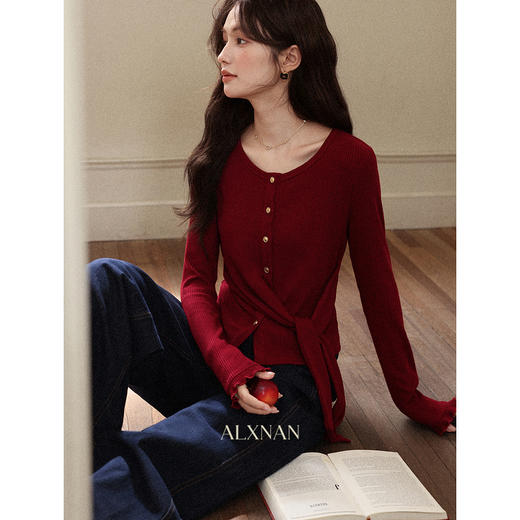 鹿向南「圣蒂斯日记」设计感红色长袖T恤女秋季修身显瘦圆领上衣 商品图4